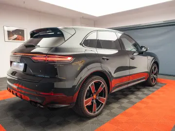 Porsche Cayenne E-Hybrid Platinum Edition
