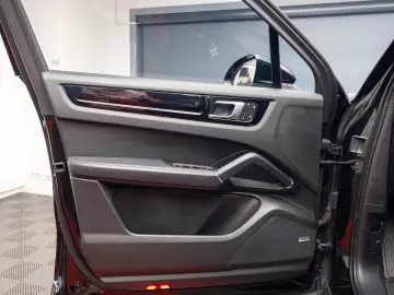 Porsche Cayenne E-Hybrid Platinum Edition