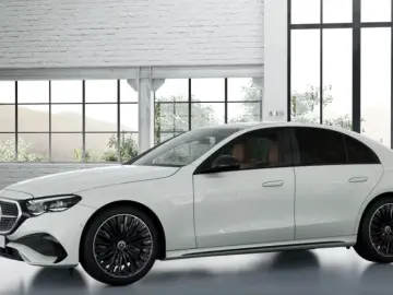Mercedes-Benz E 300 de 4M AMG /PANO/AHK/SUPE