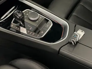 Z4sDr20i/LCPPro/Navi/M-Sport/M-Stz/18Zoll/SportL
