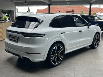 Cayenne Turbo S E-Hybrid NP 207.647€ *Voll*