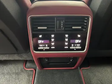 Cayenne Turbo S E-Hybrid NP 207.647€ *Voll*