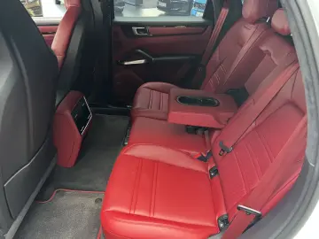 Cayenne Turbo S E-Hybrid NP 207.647€ *Voll*
