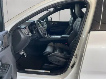 XC60 T8 AWD Recharge R-Design Glasd 21'' PilotAs