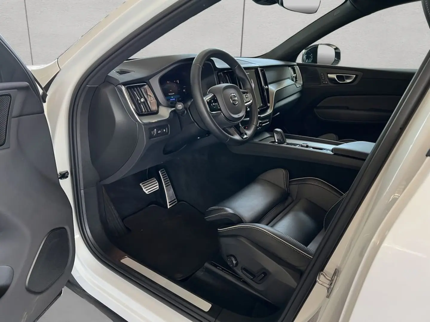 XC60 T8 AWD Recharge R-Design Glasd 21'' PilotAs