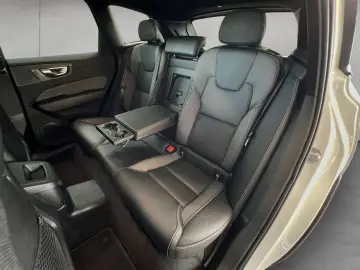 XC60 T8 AWD Recharge R-Design Glasd 21'' PilotAs