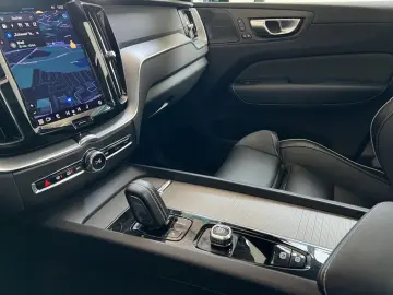 XC60 T8 AWD Recharge R-Design Glasd 21'' PilotAs