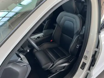 XC60 T8 AWD Recharge R-Design Glasd 21'' PilotAs