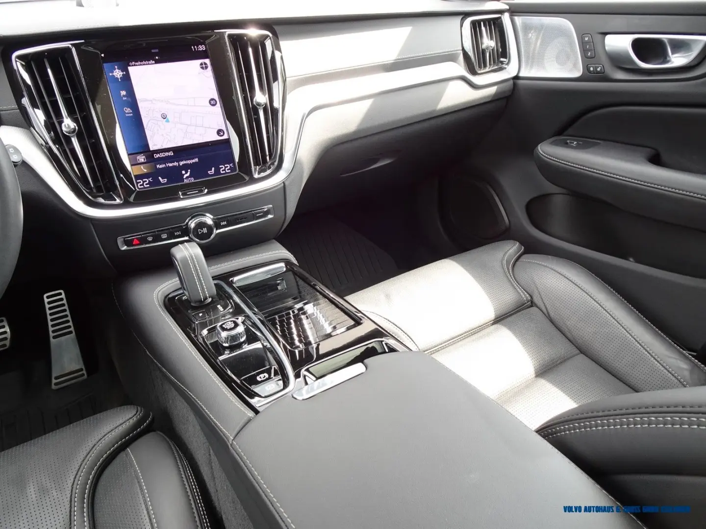 V60 T8 AWD Recharge Geartronic R-Design