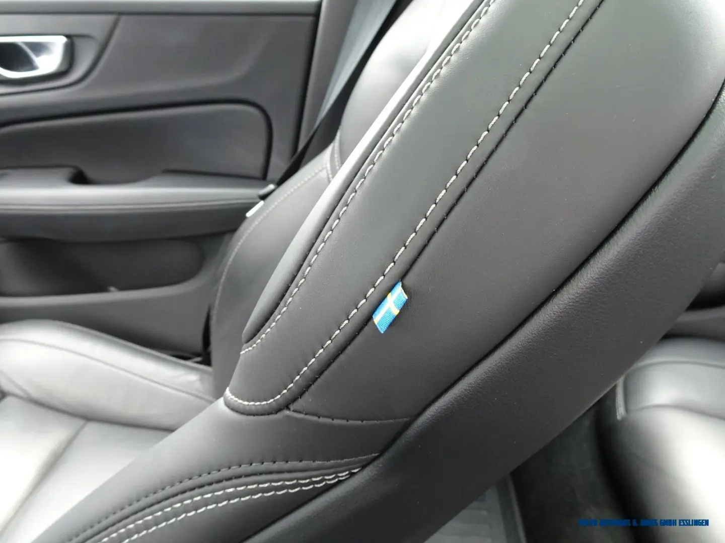 V60 T8 AWD Recharge Geartronic R-Design