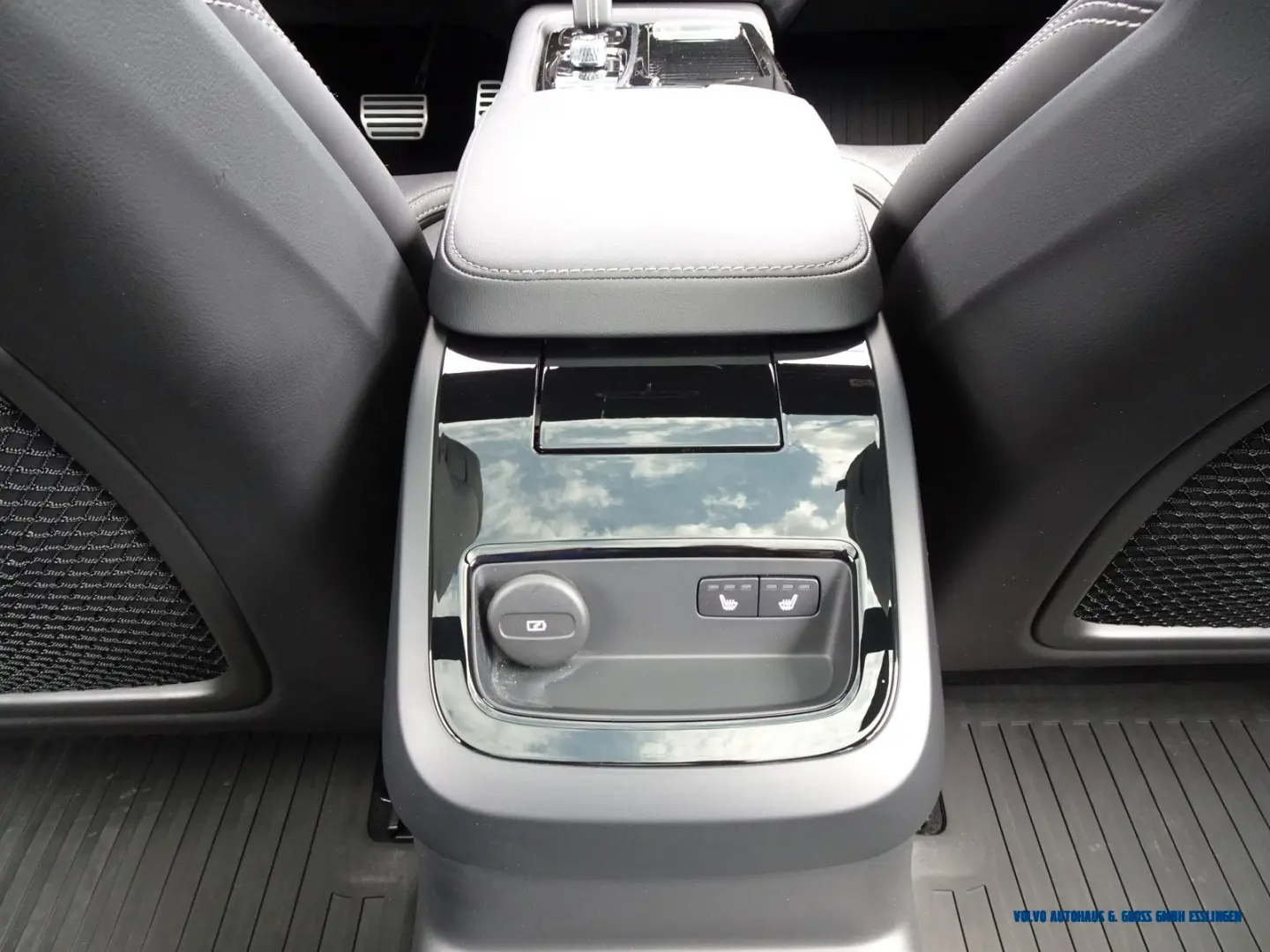 V60 T8 AWD Recharge Geartronic R-Design