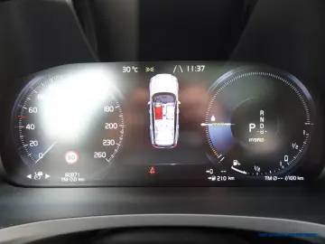 V60 T8 AWD Recharge Geartronic R-Design