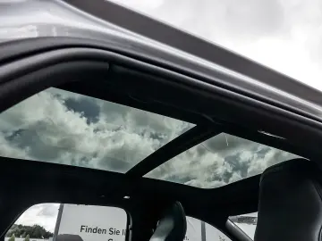 V90 T8 Twin Engine AWD R-Design SHZ H/K HGSD LED