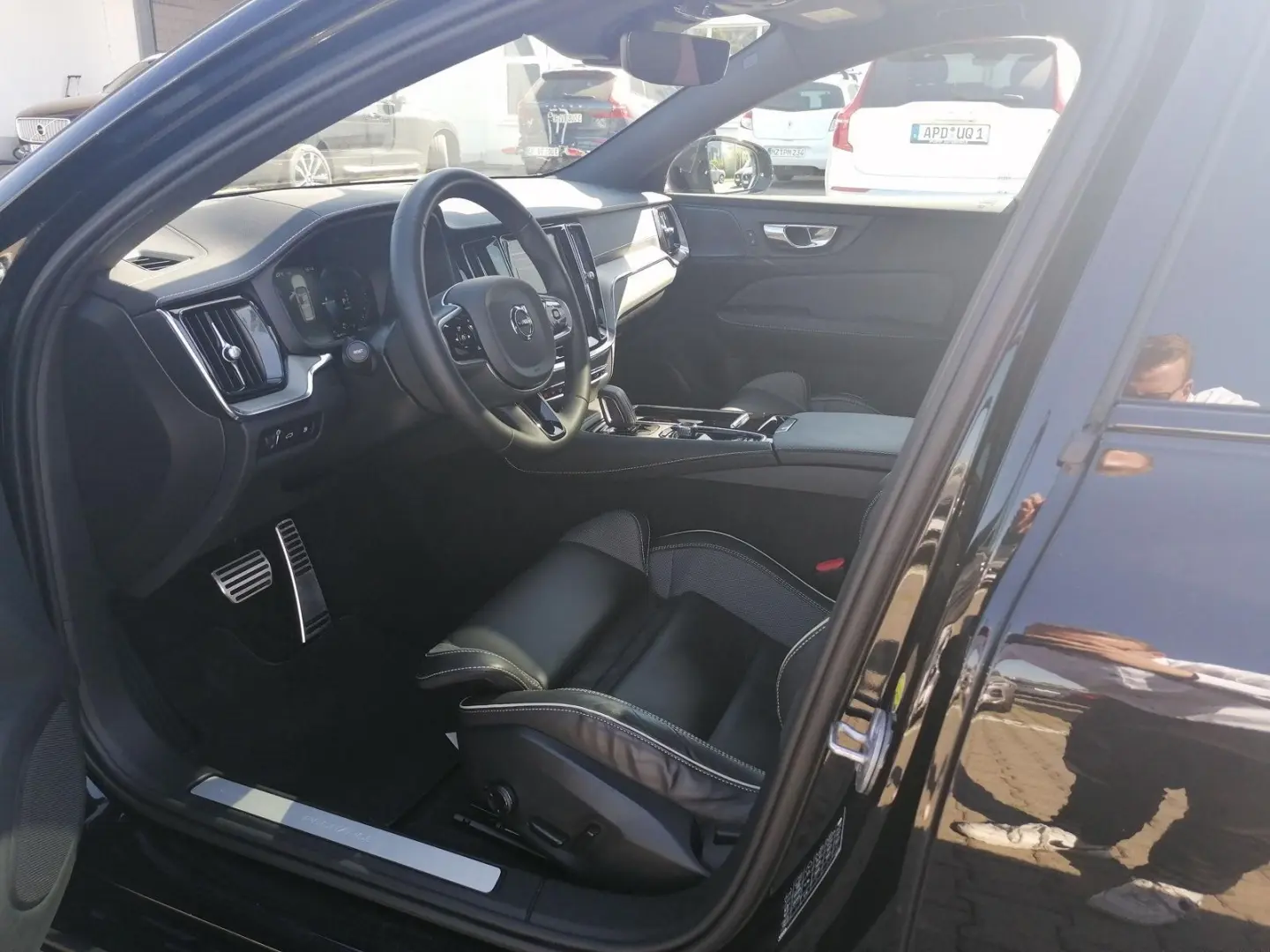 V60 T8 AWD Recharge Plus Dark 360° AHK H&K LHZ