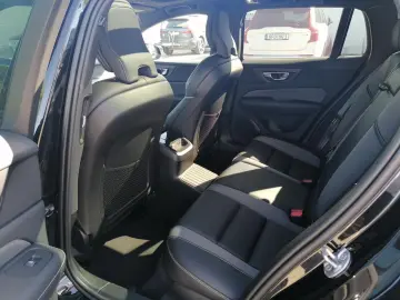 V60 T8 AWD Recharge Plus Dark 360° AHK H&K LHZ