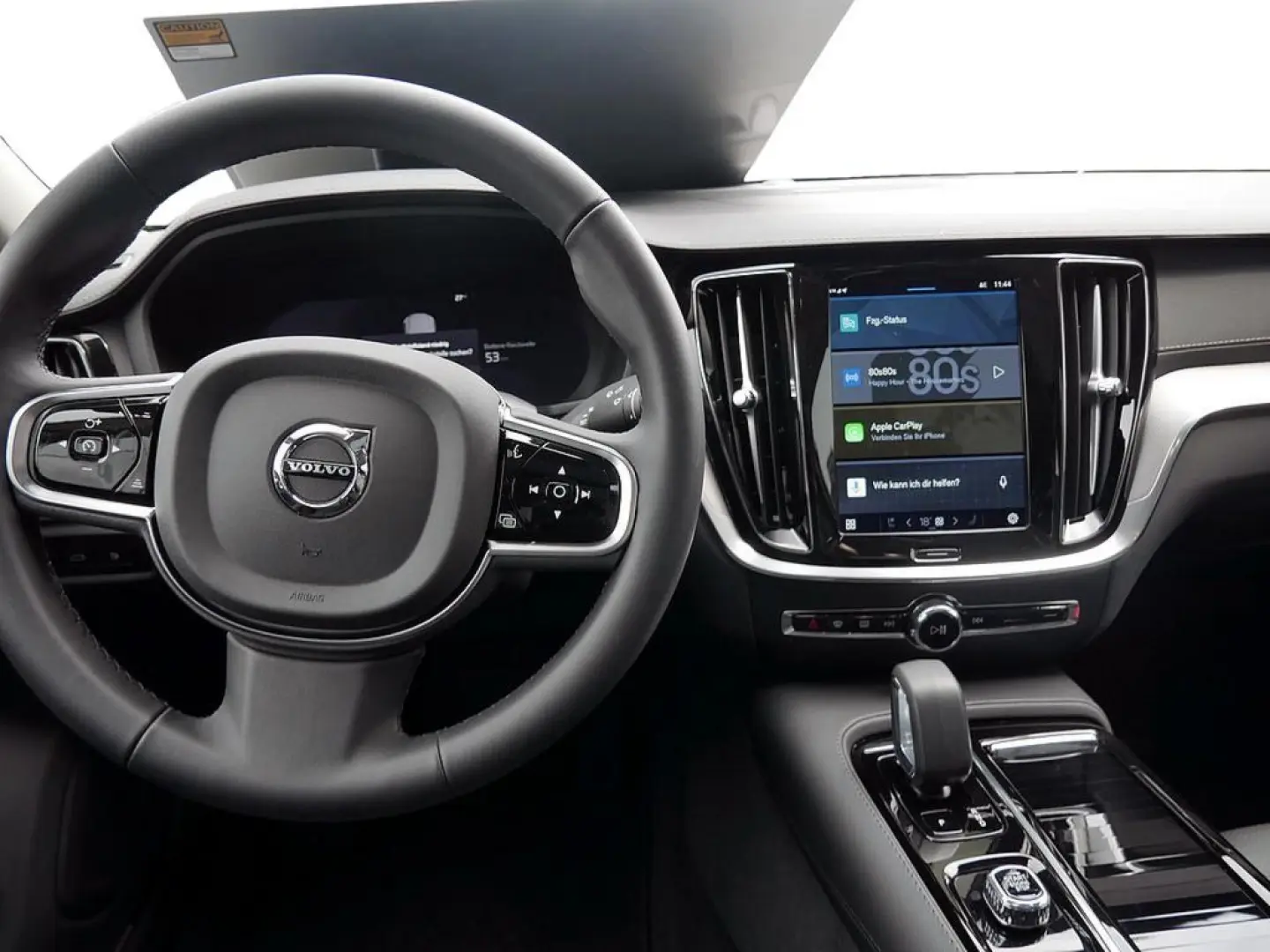 S60 T8 Twin Engine AWD Ultimate Dark Plug-InE6