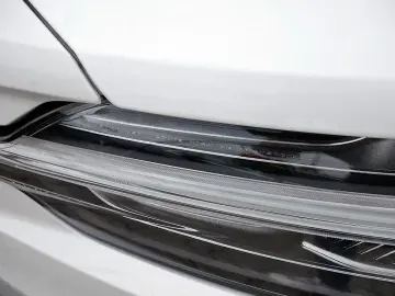 S60 T8 Twin Engine AWD Ultimate Dark Plug-InE6