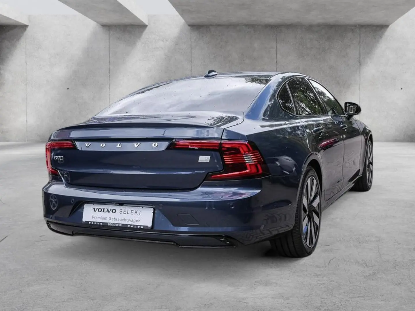 S90 T8 Ultimate Dark Recharge Plug-In Hybrid AWD