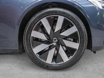 S90 T8 Ultimate Dark Recharge Plug-In Hybrid AWD