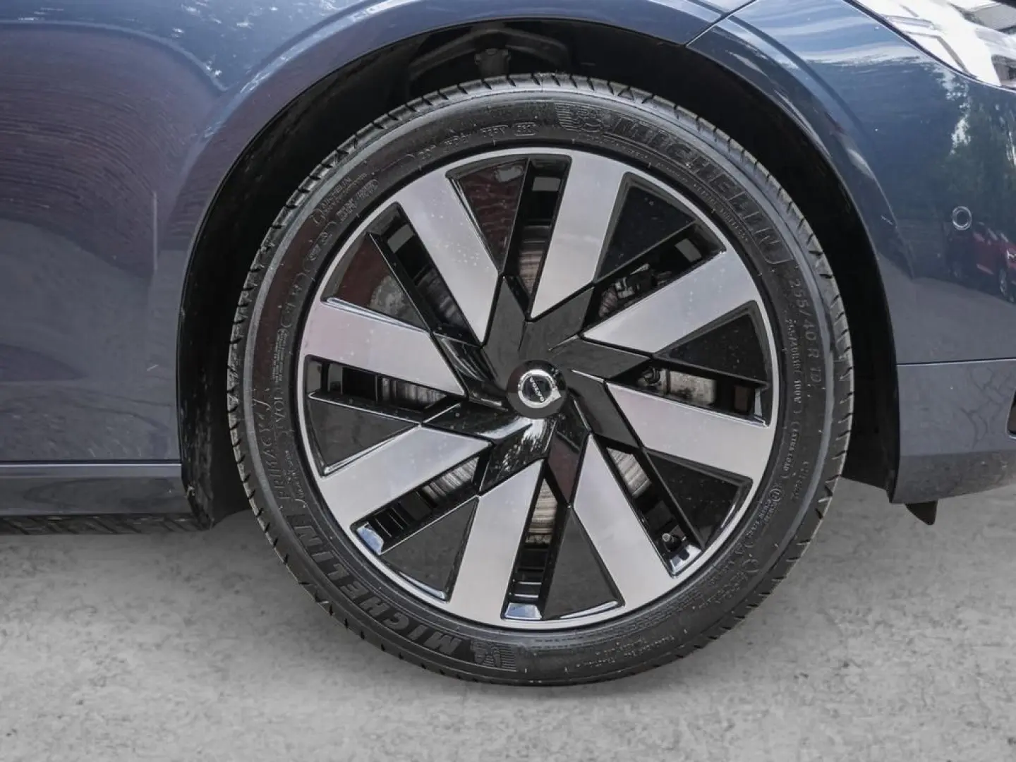 S90 T8 Ultimate Dark Recharge Plug-In Hybrid AWD