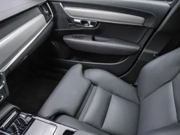 S90 T8 Ultimate Dark Recharge Plug-In Hybrid AWD