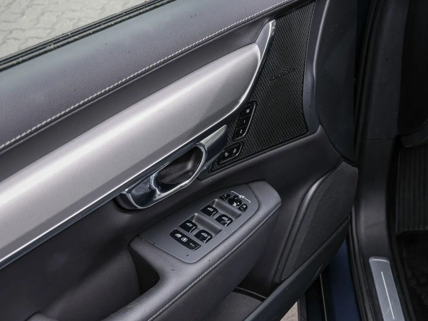 S90 T8 Ultimate Dark Recharge Plug-In Hybrid AWD