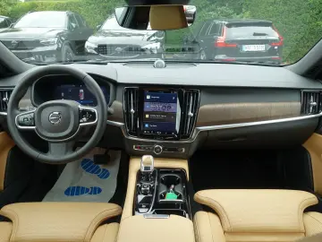 S90 Recharge Ultimate Brigh T8 AWD B&W/PANO/LUFT