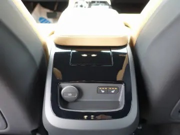 S90 Recharge Ultimate Brigh T8 AWD B&W/PANO/LUFT