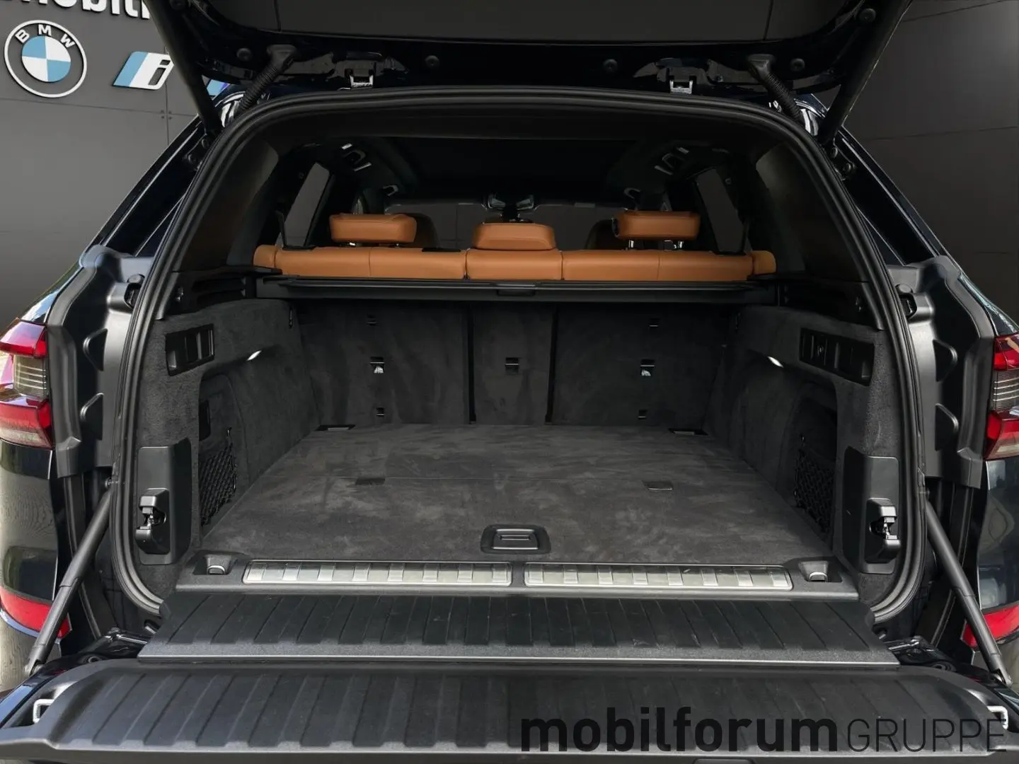 X5 xDrive45e M/Massage/TV/NightVision/360/DisplayKey/HK