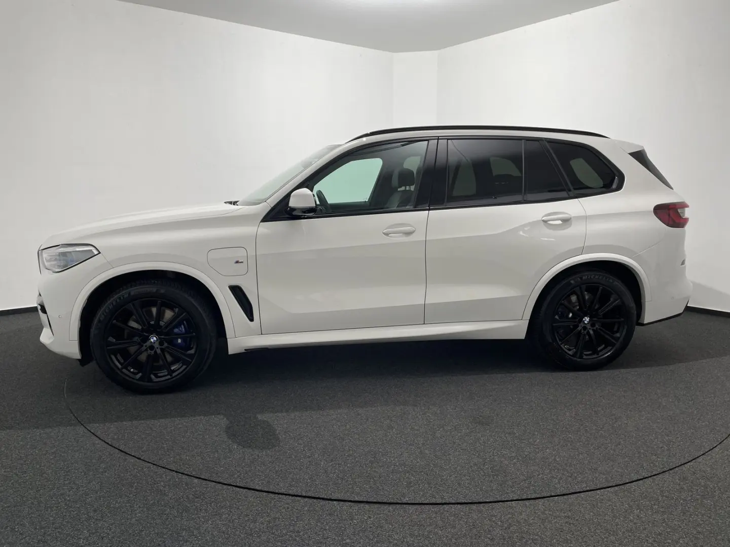 X5 xDrive45e M Sport NAVI HUD LASER 360° PANO SH