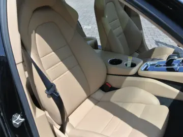 Panamera 4 E-Hybrid Platinum Edi,21