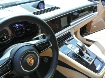 Panamera 4 E-Hybrid Platinum Edi,21