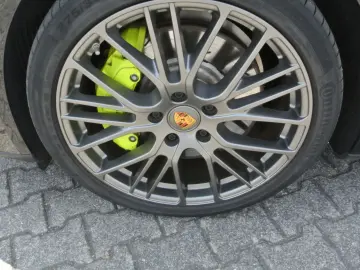 Panamera 4 E-Hybrid Platinum Edi,21
