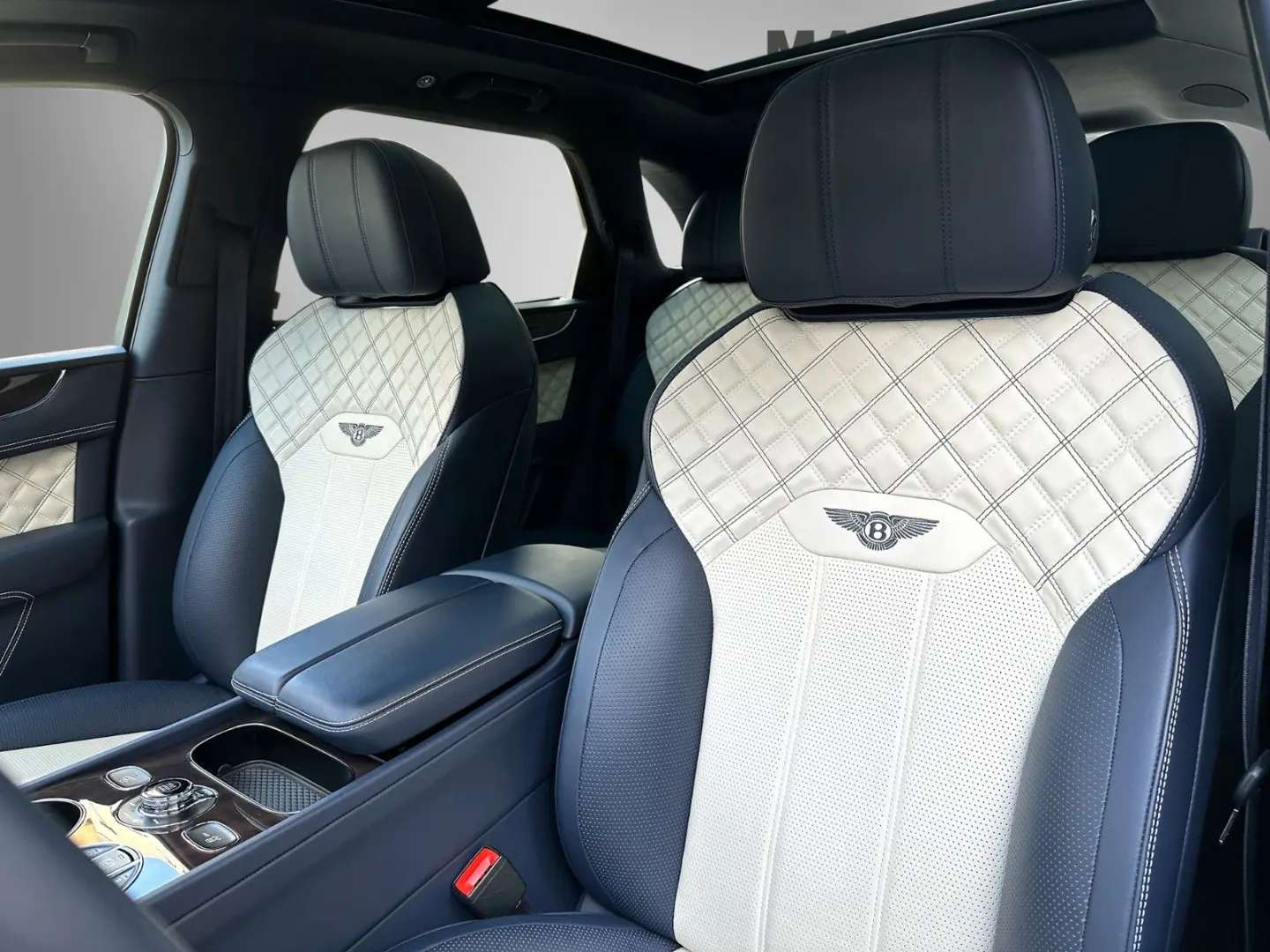 Bentayga V8 First Edition 1.Hand BentleyGarantie