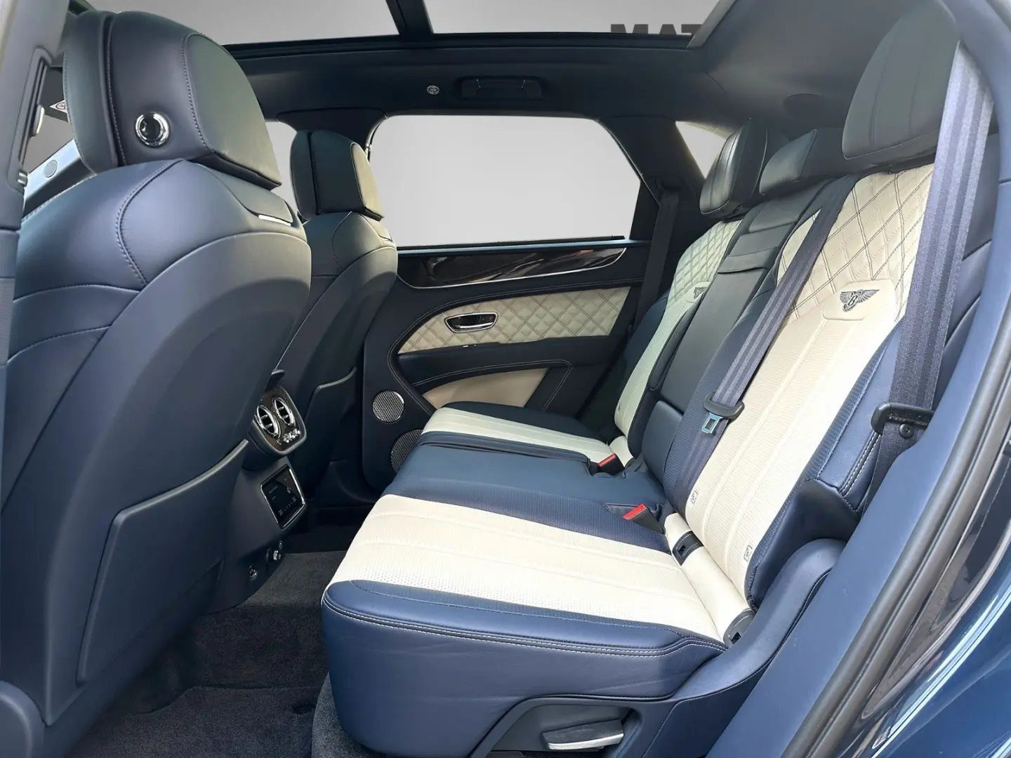 Bentayga V8 First Edition 1.Hand BentleyGarantie