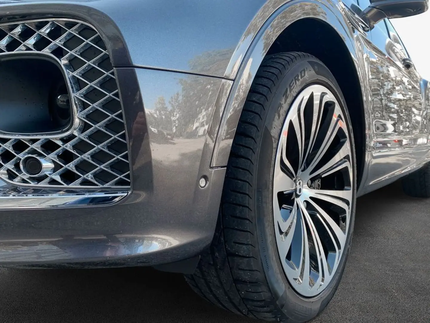New Bentayga EWB V8 Azure First Edition
