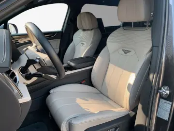 New Bentayga EWB V8 Azure First Edition
