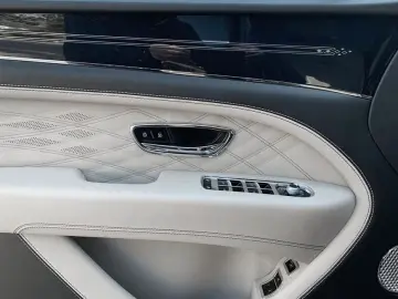 New Bentayga EWB V8 Azure First Edition