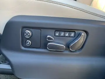 New Bentayga EWB V8 Azure First Edition