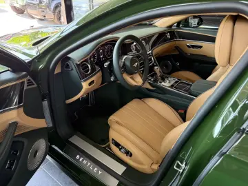 Flying Spur S V8- Carbon- B&O- Pano