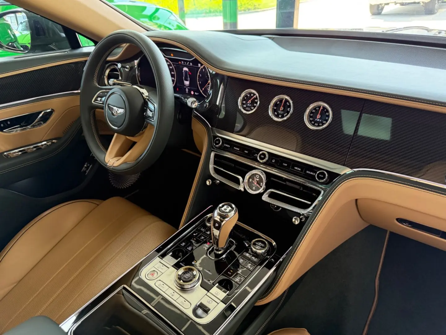Flying Spur S V8- Carbon- B&O- Pano
