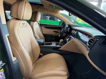 Flying Spur S V8- Carbon- B&O- Pano