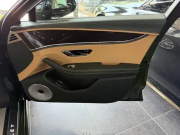 Flying Spur S V8- Carbon- B&O- Pano