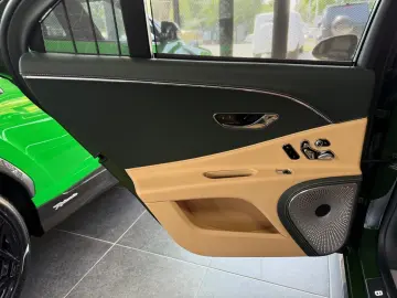 Flying Spur S V8- Carbon- B&O- Pano