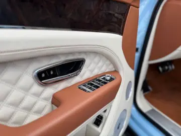 Bentayga  Azure °PANO°HUD°360°MEM°NAIM°ACC°SOFT°