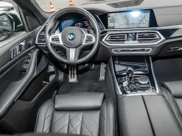 BMW X5 xDrive30d M Sport Laser Pano SoftClose AHK