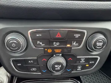 Compass 2.0 AT Limited 4WD Navi Leder PanoDach