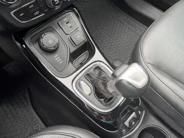Compass 2.0 AT Limited 4WD Navi Leder PanoDach