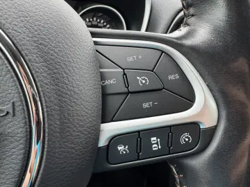 Compass 2.0 AT Limited 4WD Navi Leder PanoDach