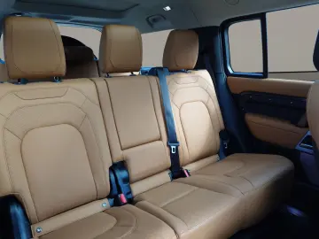 Defender 130 P400 AWD First Edition AHK WinterPa